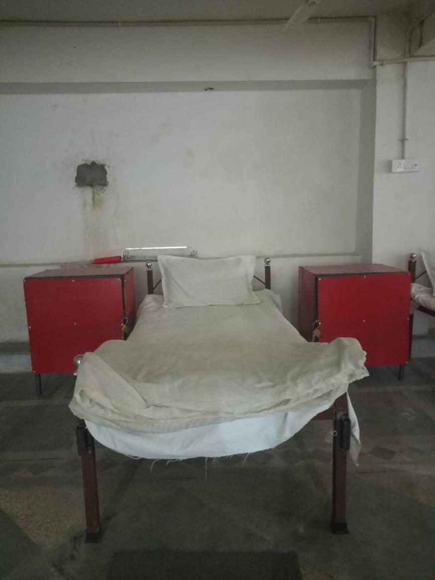 Blue Stone Dormitory โบปาล ภายนอก รูปภาพ